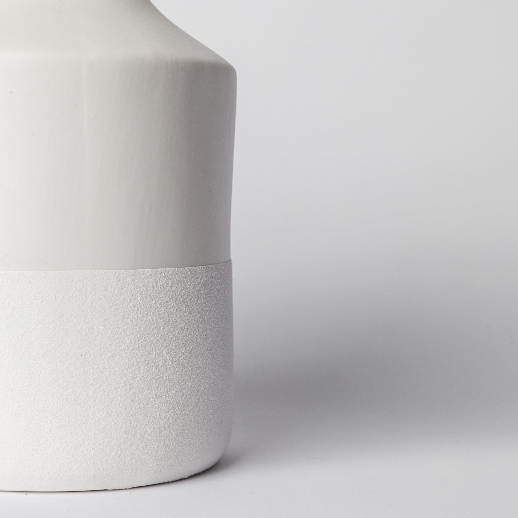 216 ceramic vase matte finish detail