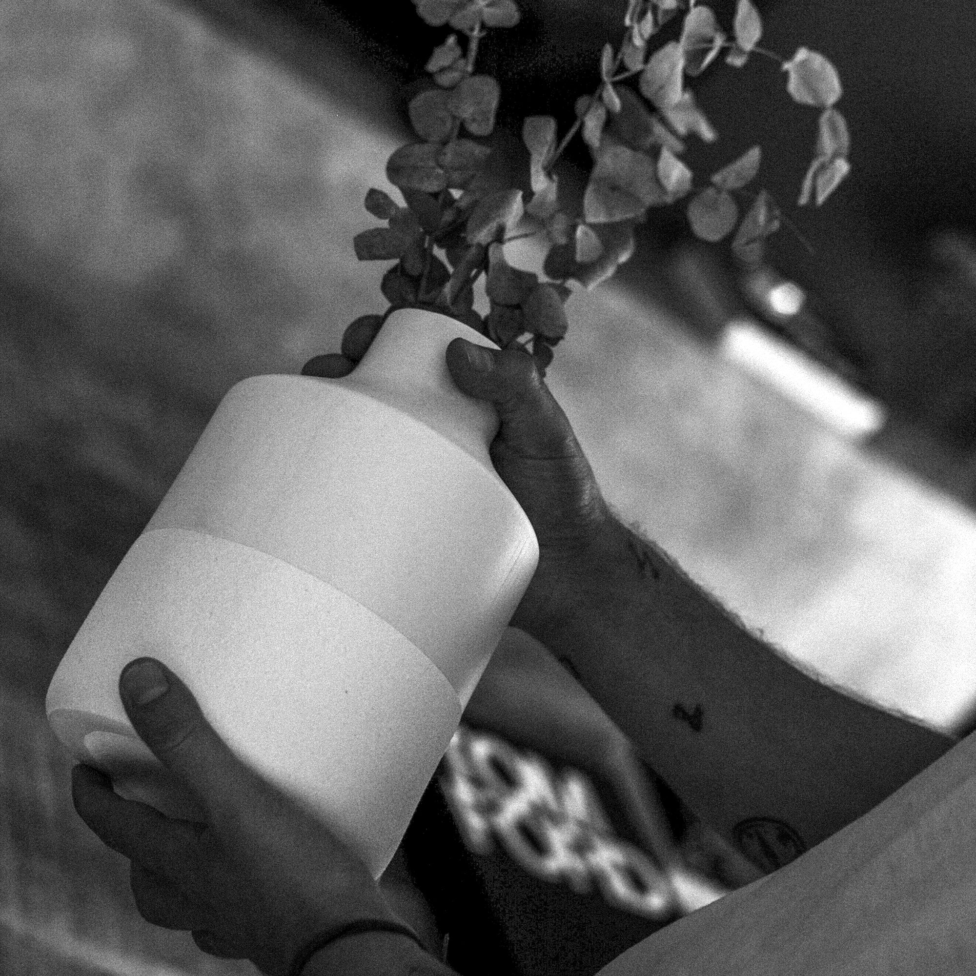 216 minimalist ceramic vase styled image