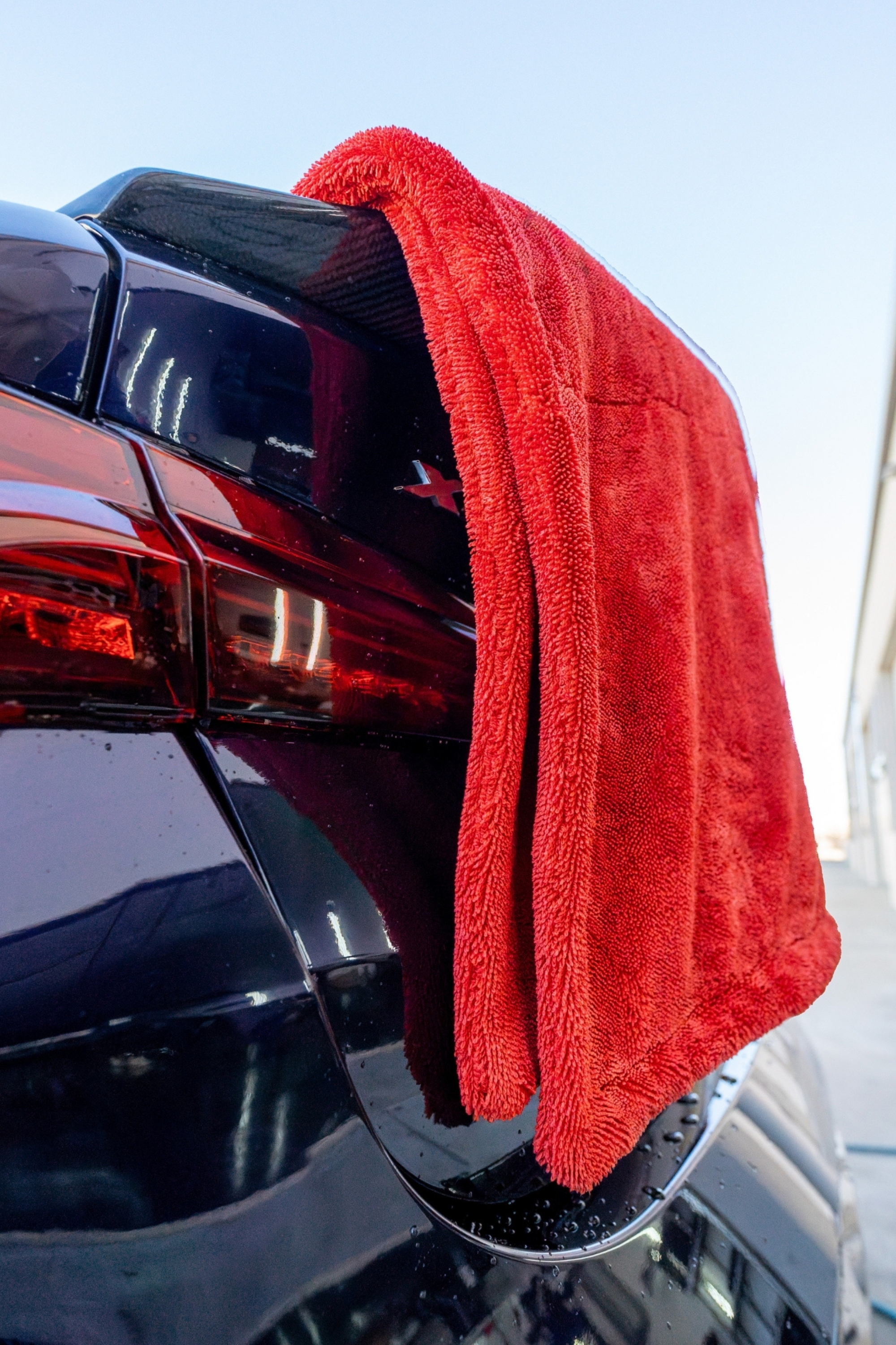 BLACKLINE® Twisted-Loop Drying Towel