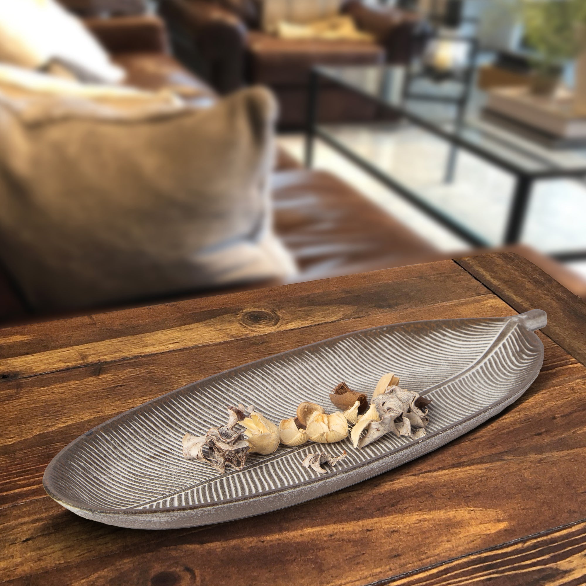 Leaf Design decorative MDF tray detail