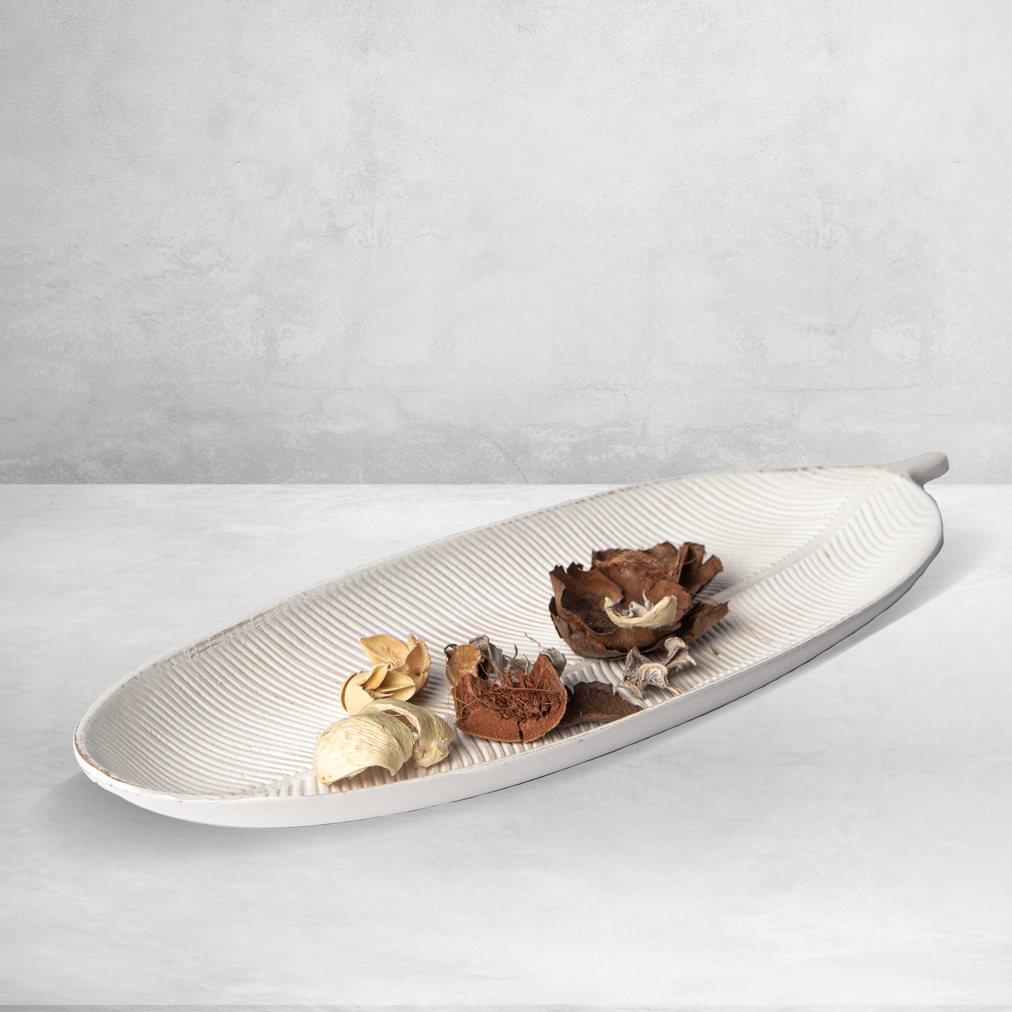 Leaf Design decorative MDF tray in white