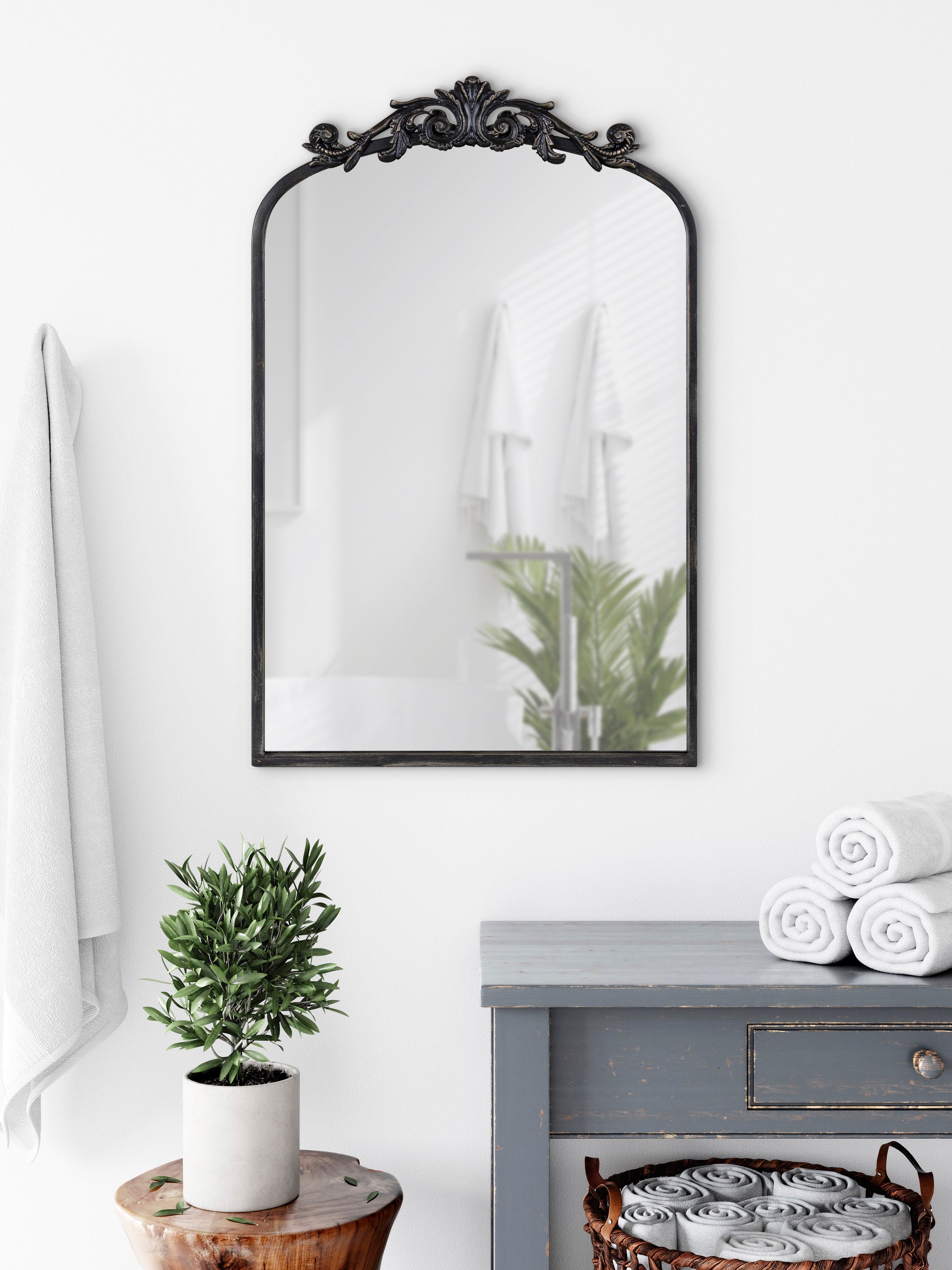 Arendahl Traditional Arch Mirror – alternate product view