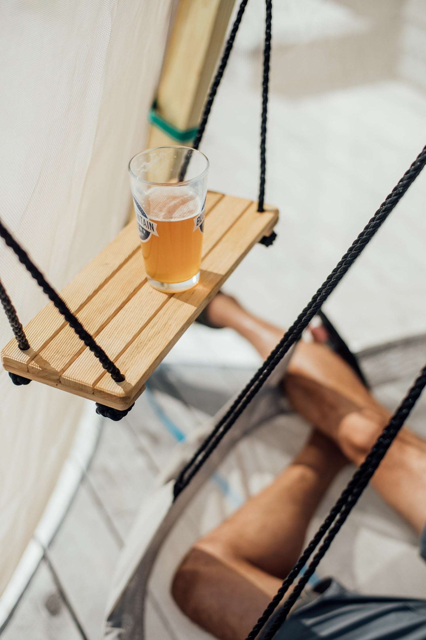 Bijou Rest Hanging Table