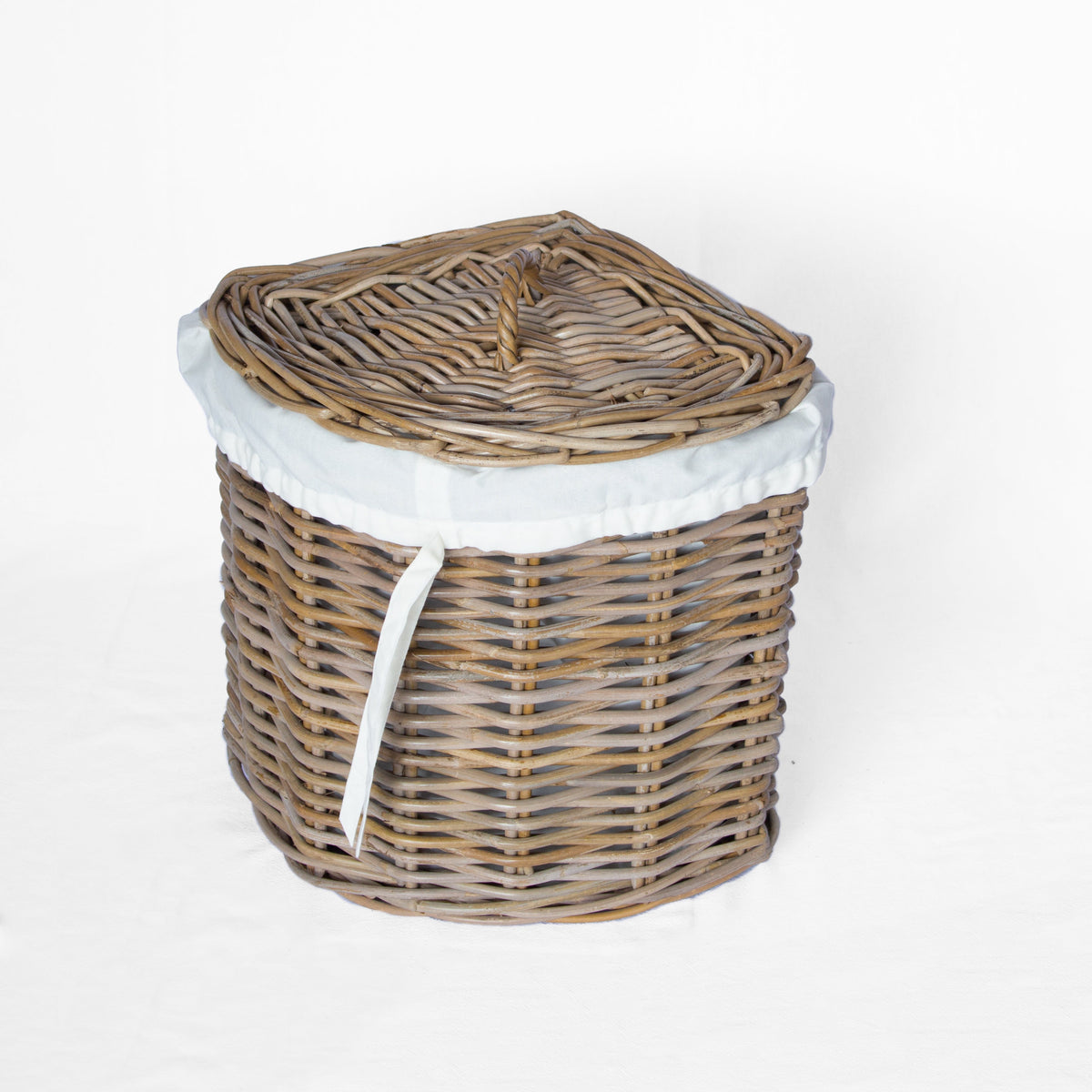 Rattan Corner Laundry Basket with Lid + Inner Bag