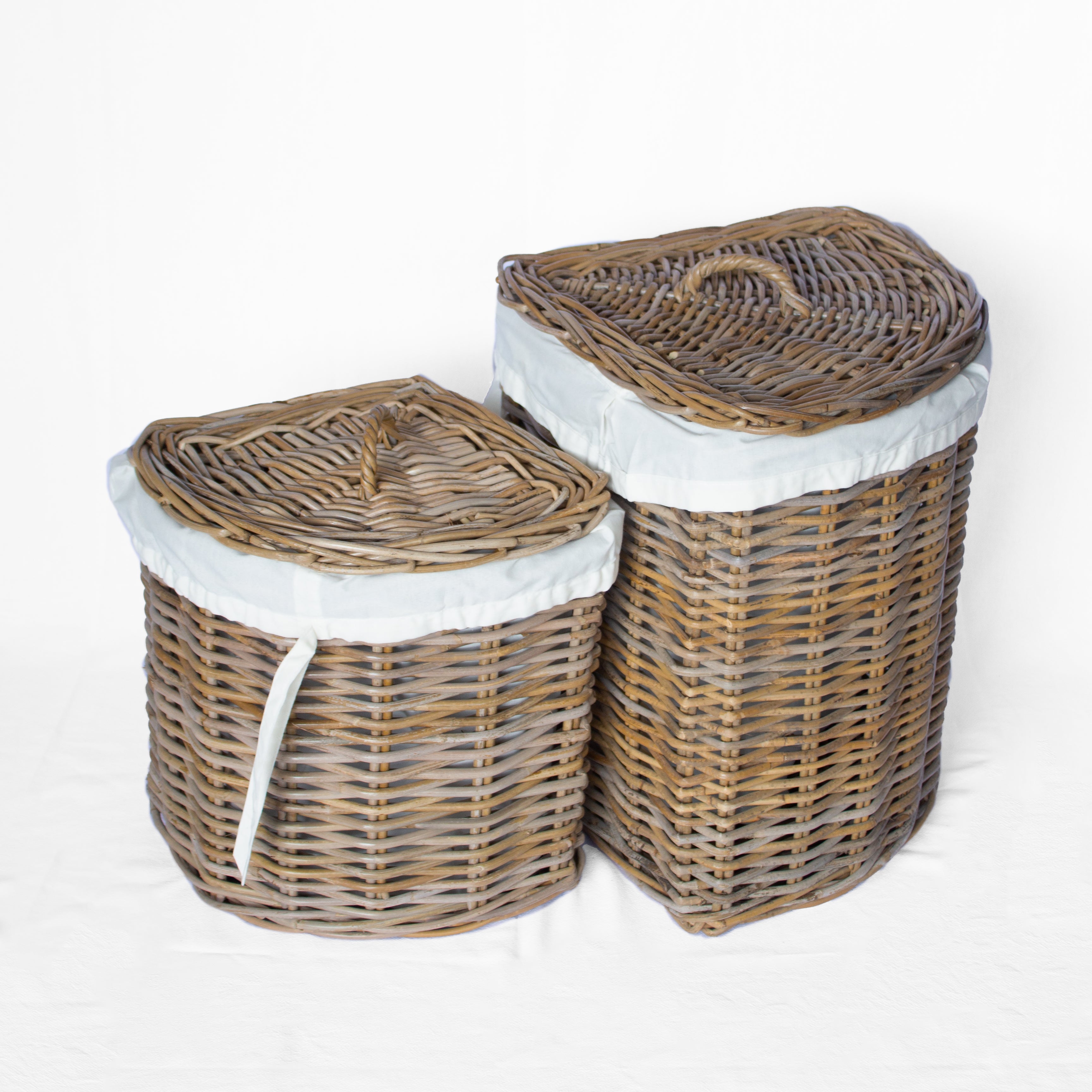 Rattan corner laundry basket with lid and inner bag
