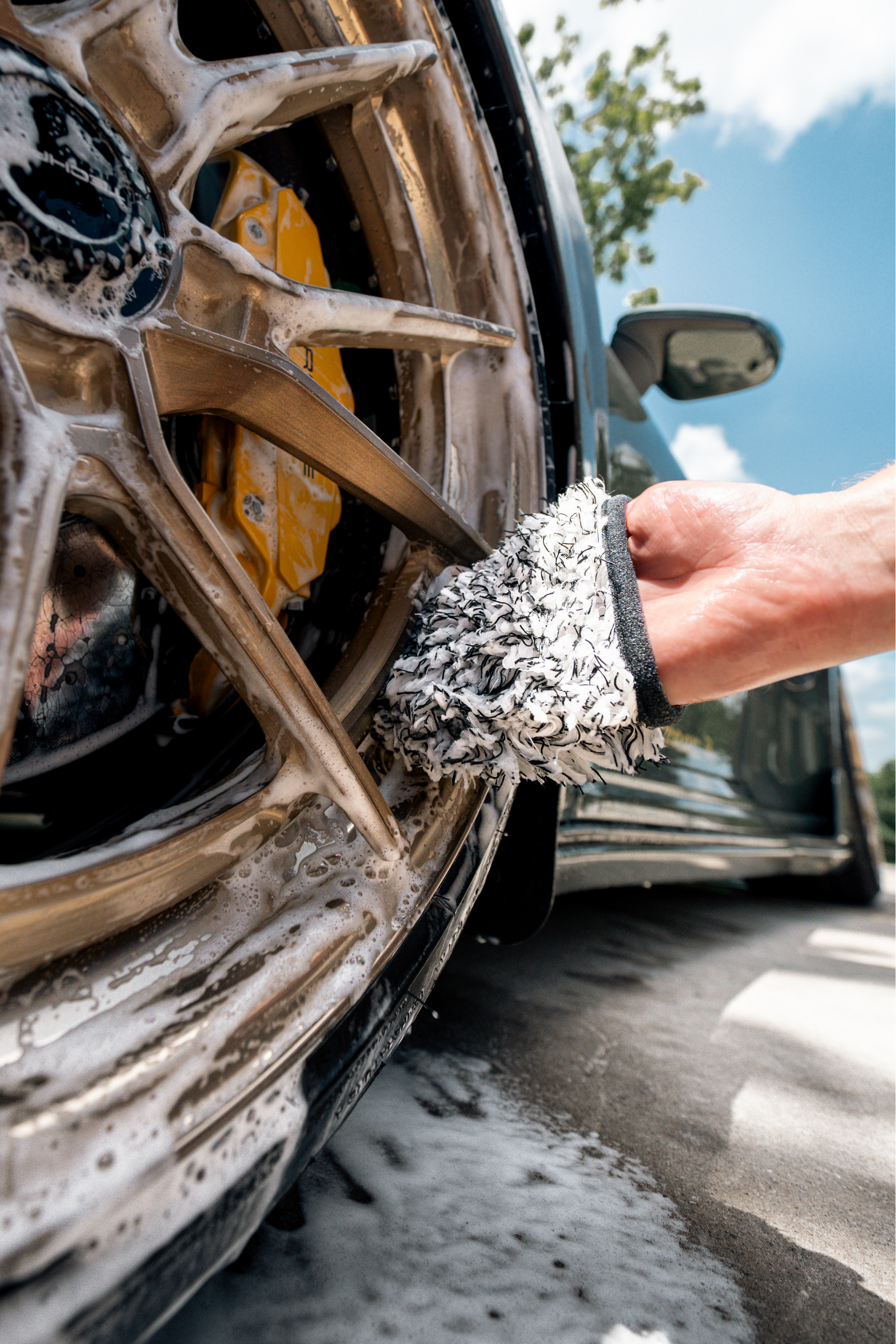 BLACKLINE® Microfiber Wheel Mitt