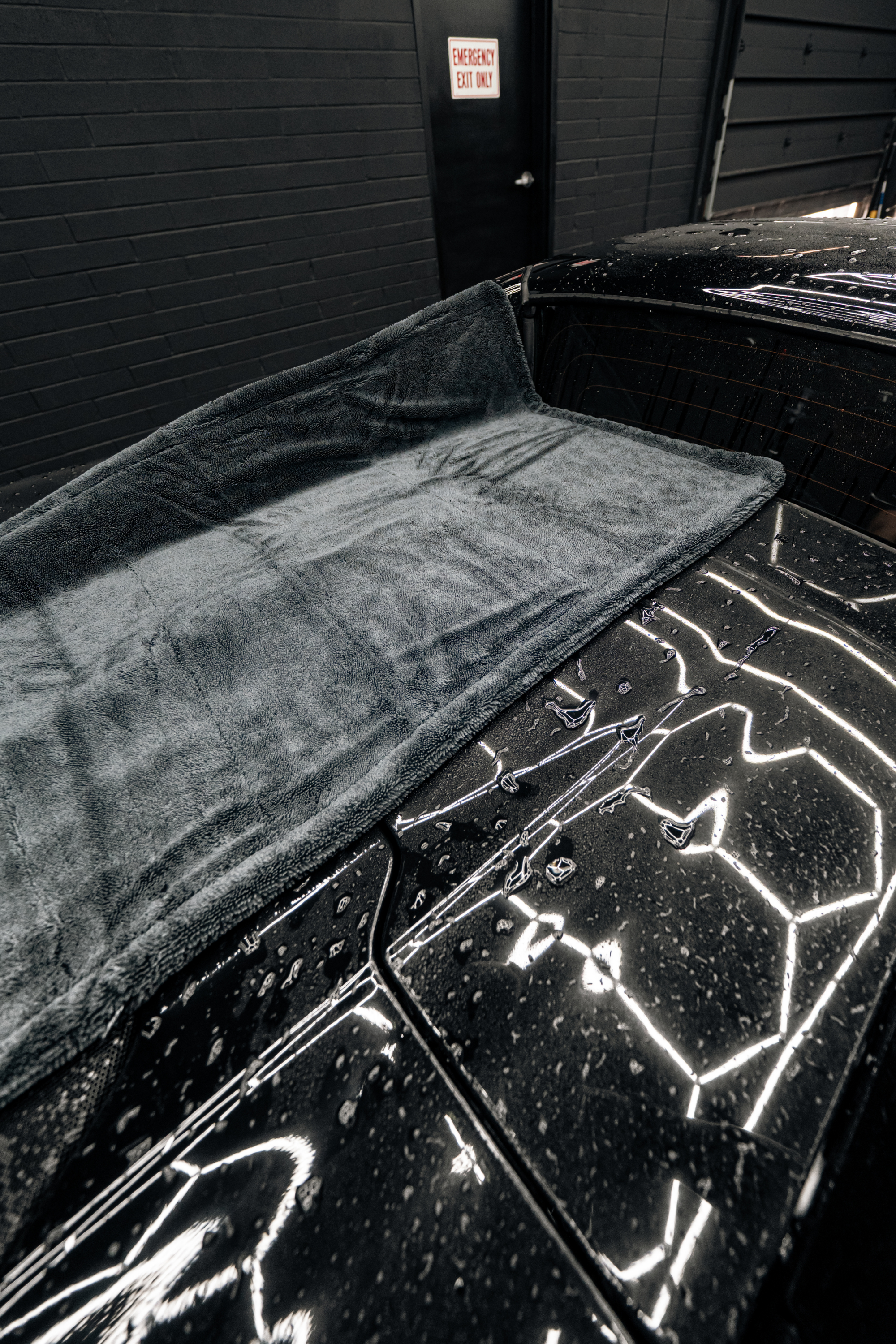 BLACKLINE® Twisted-Loop Drying Towel