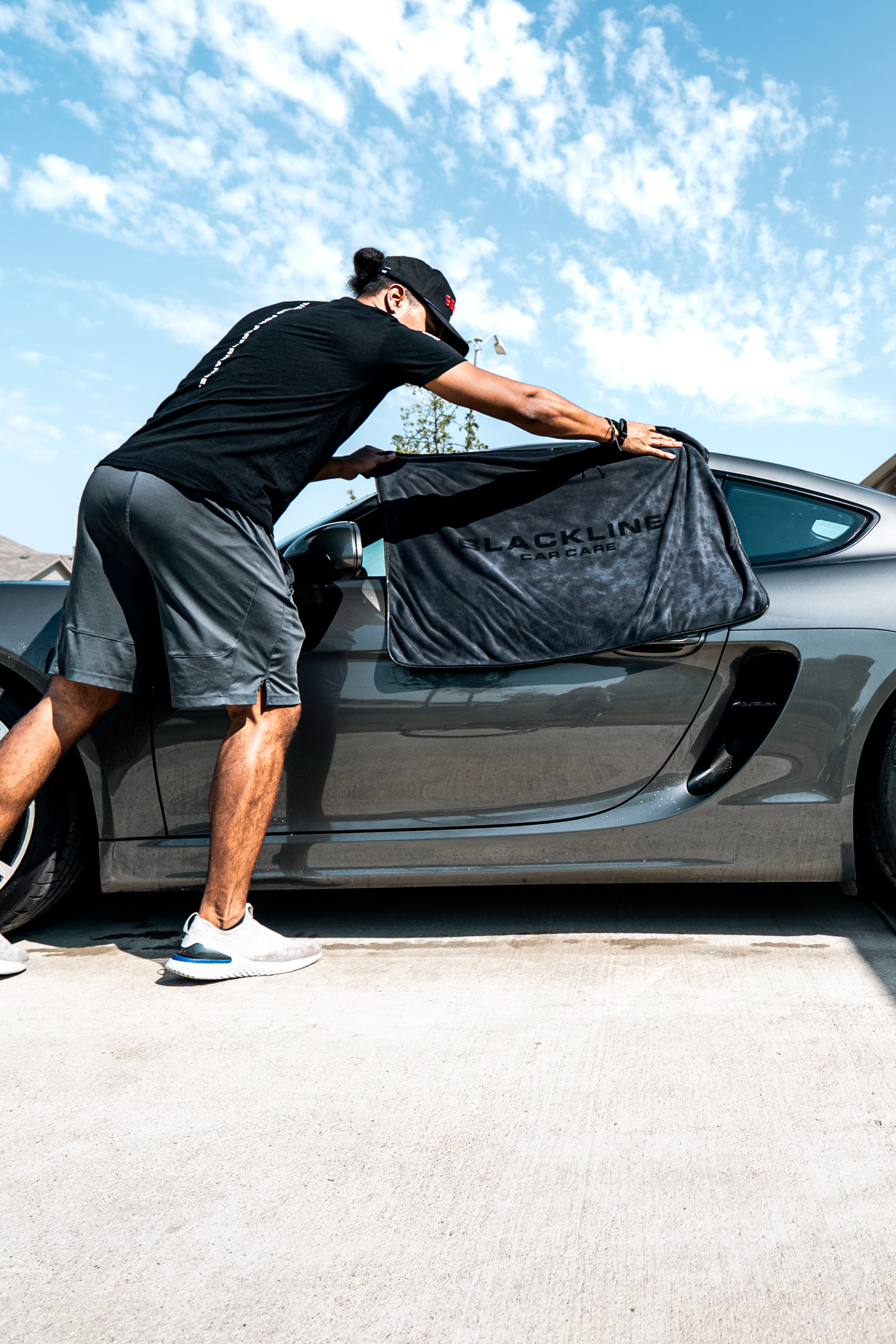BLACKLINE® Slim Twisted-Loop Drying Towel