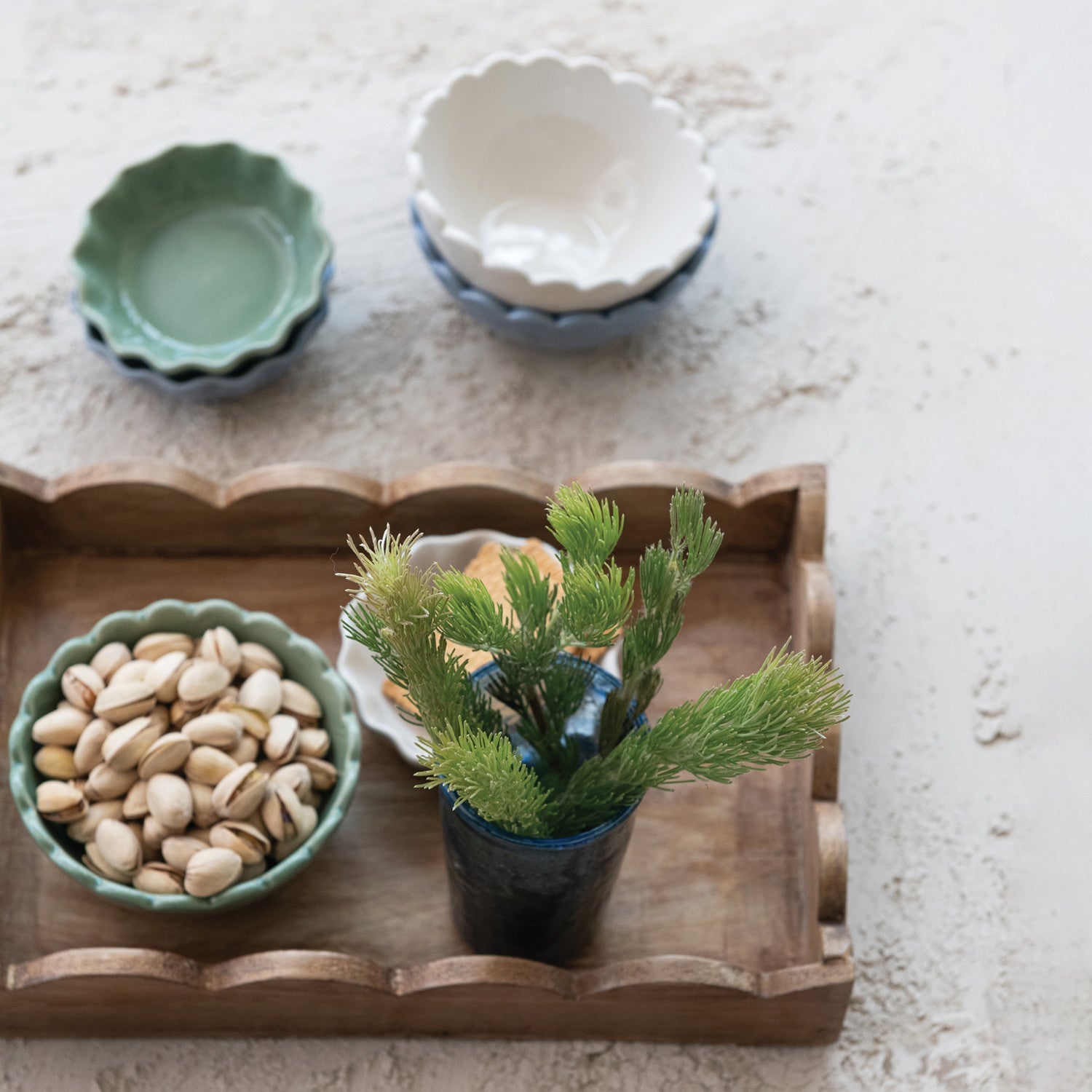 Scalloped mango wood tray