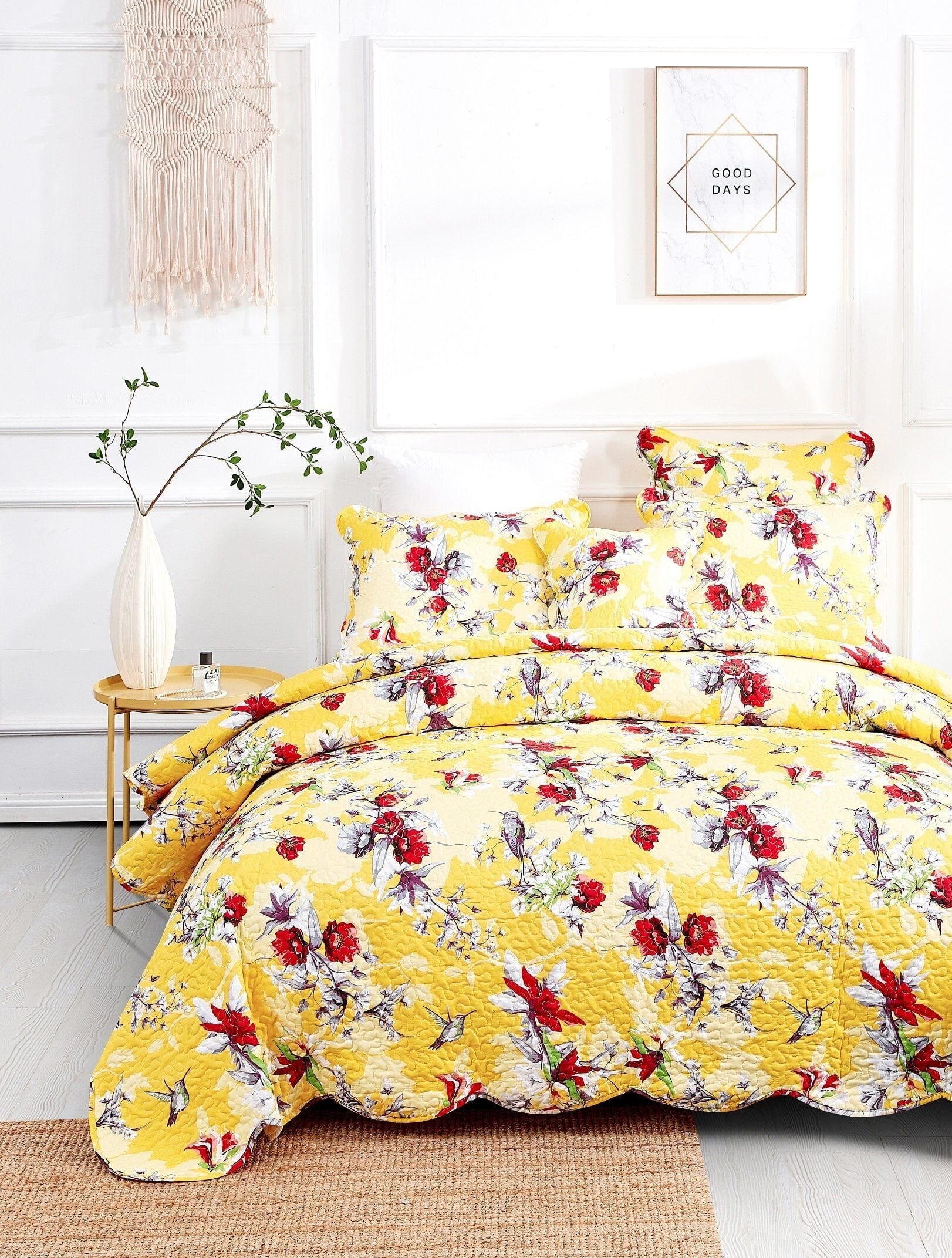 DaDa Bedding Sunshine Yellow Hummingbird Floral Quilt Set