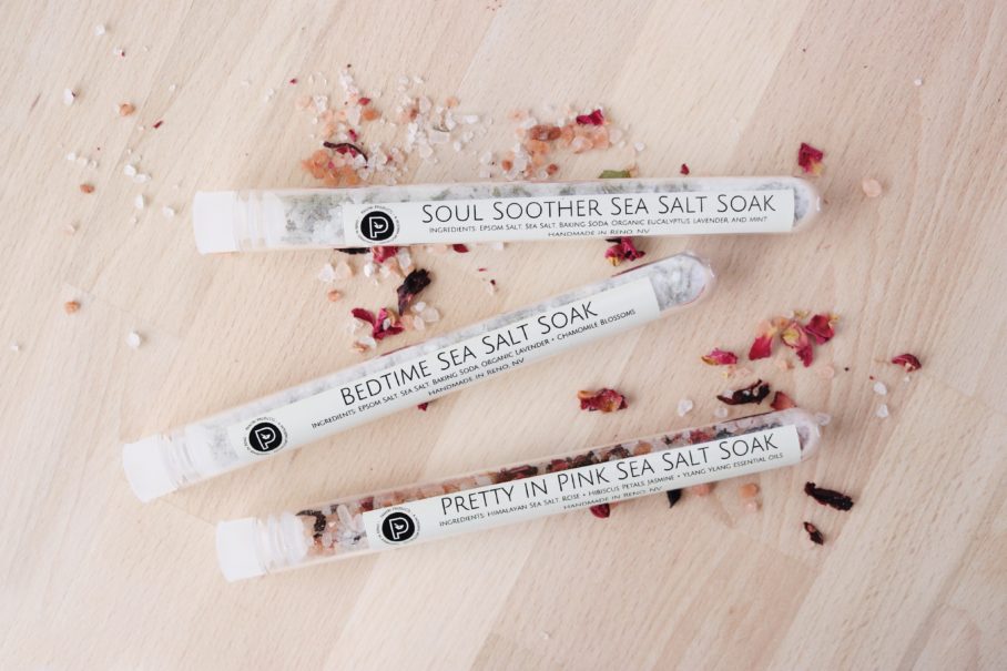 Rose and hibiscus bath soak