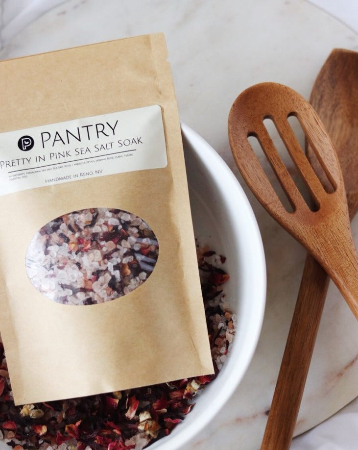 Rose and hibiscus bath soak