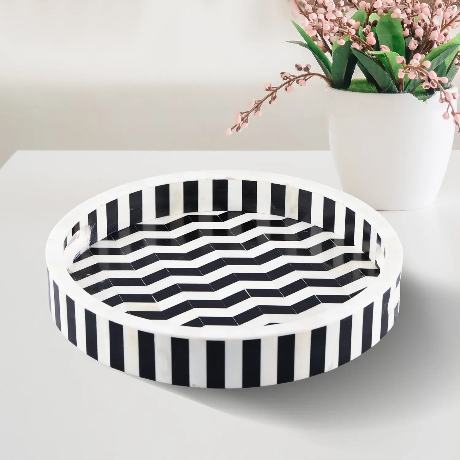 Athens Dinami Round Bone Resin Inlay Decorative Tray B&W 12"