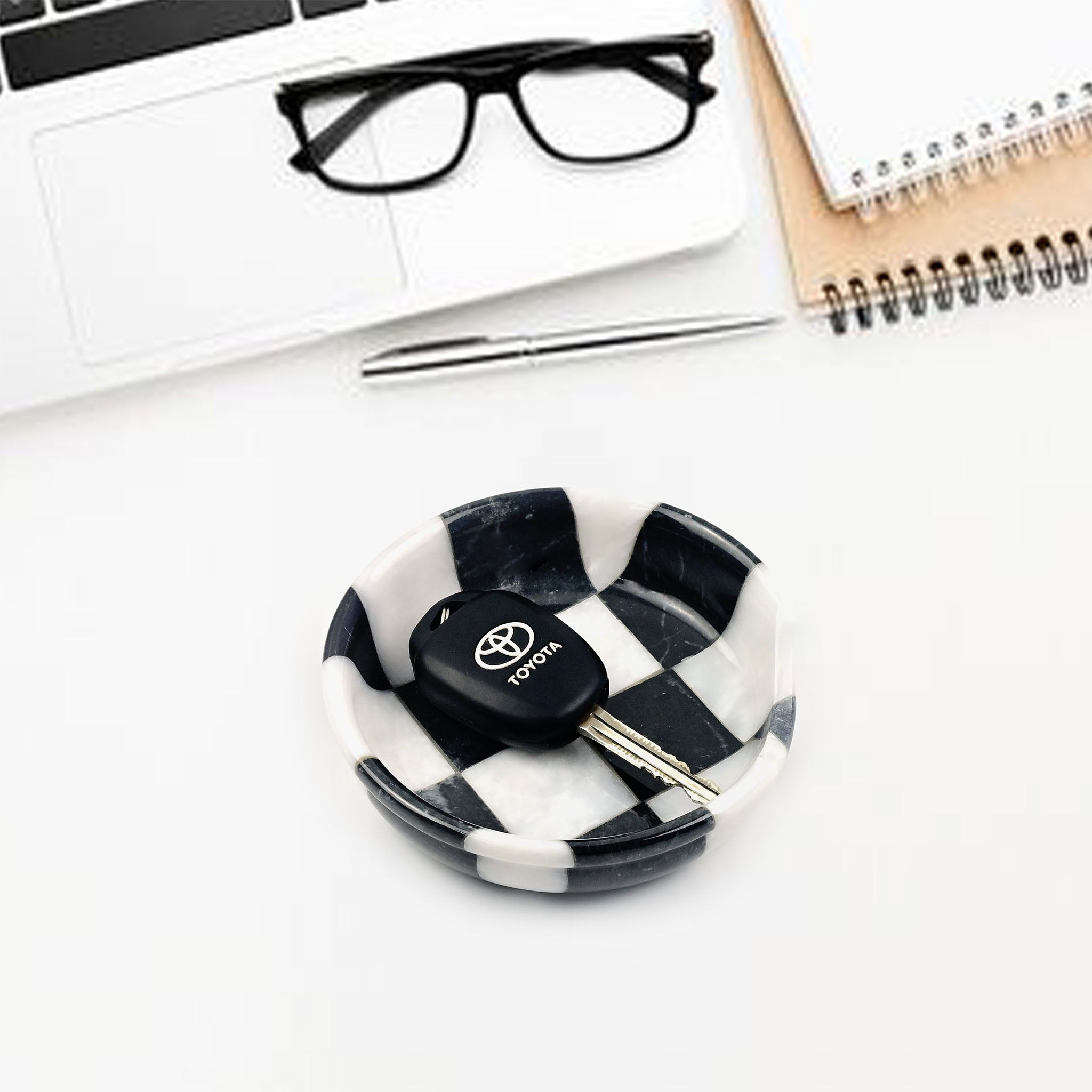 White and Black Marble Spoon Rest – Checkered Design