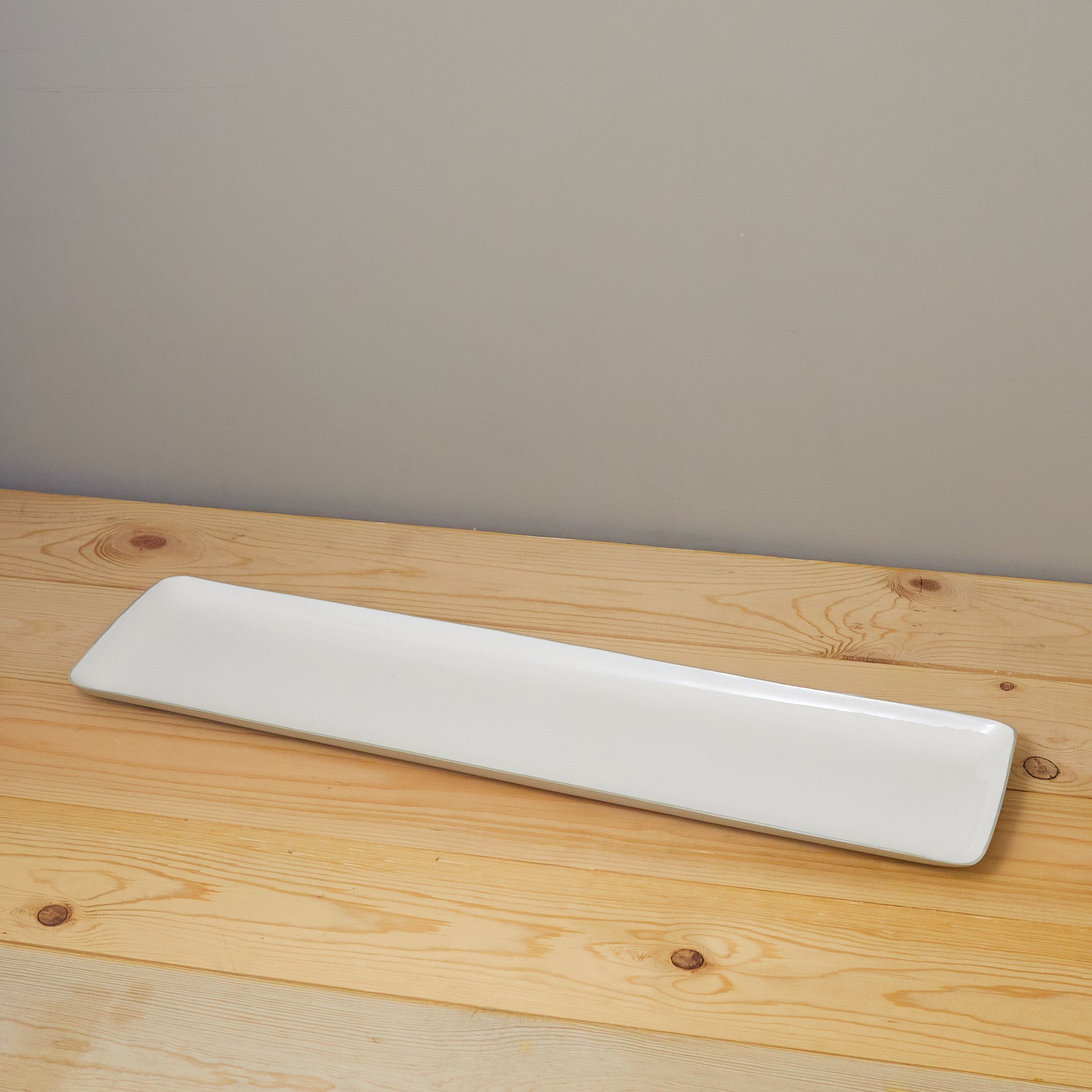 Alto Dove 26-inch rectangular serving tray