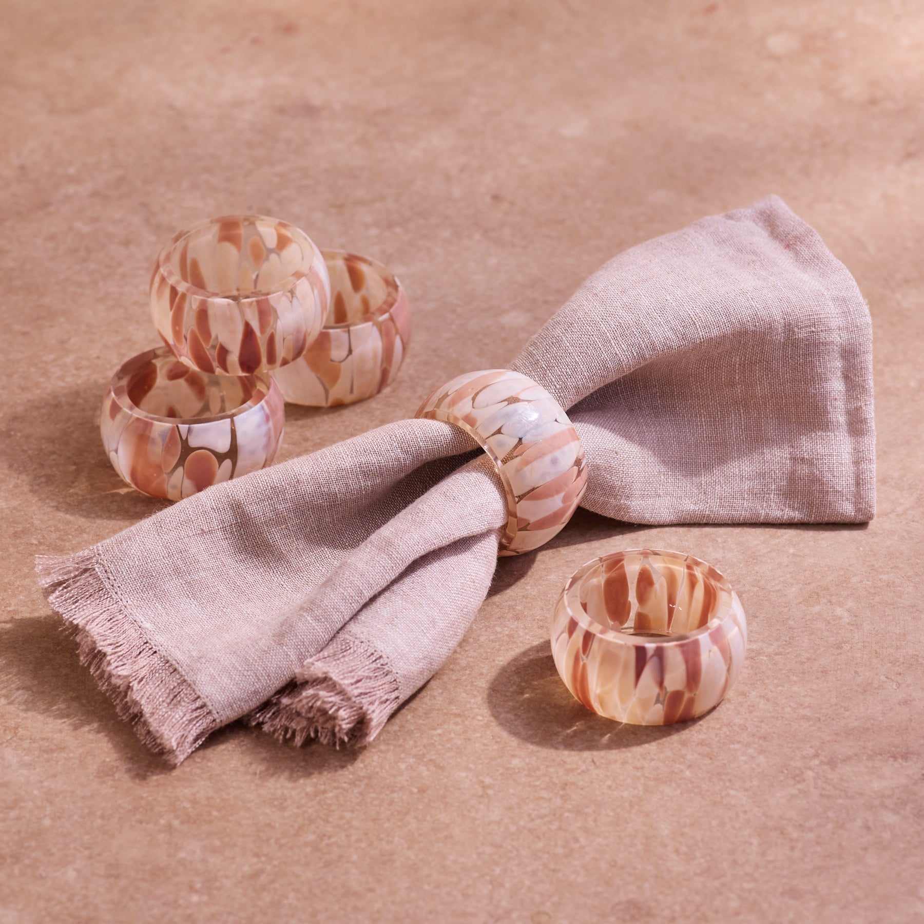 Juna set of four mouth-blown glass napkin rings