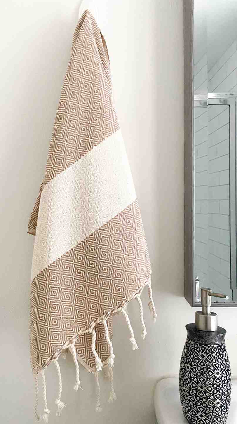 Beige diamond hand towel