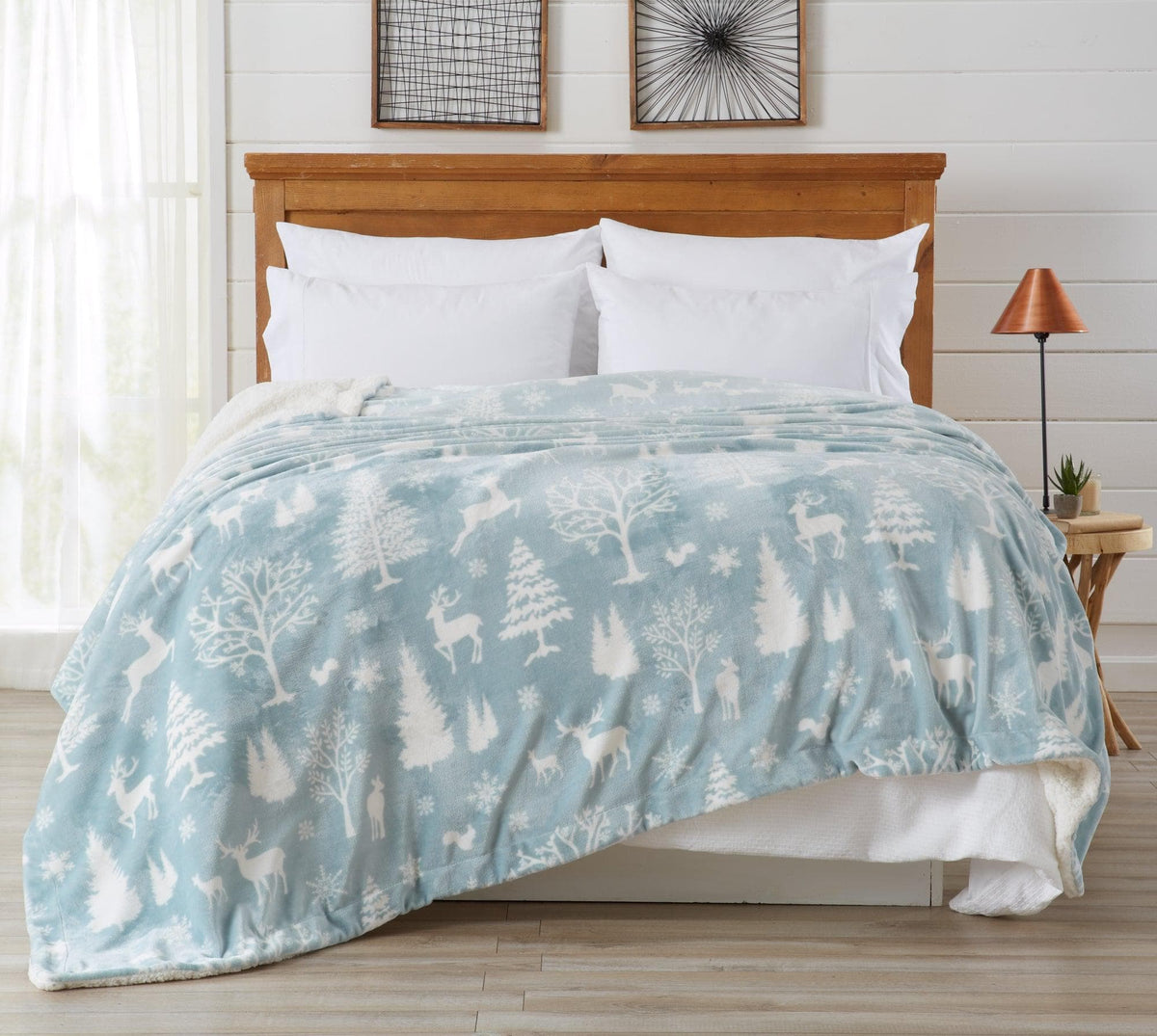 Cielo Velvet Plush + Sherpa Reversible Blanket