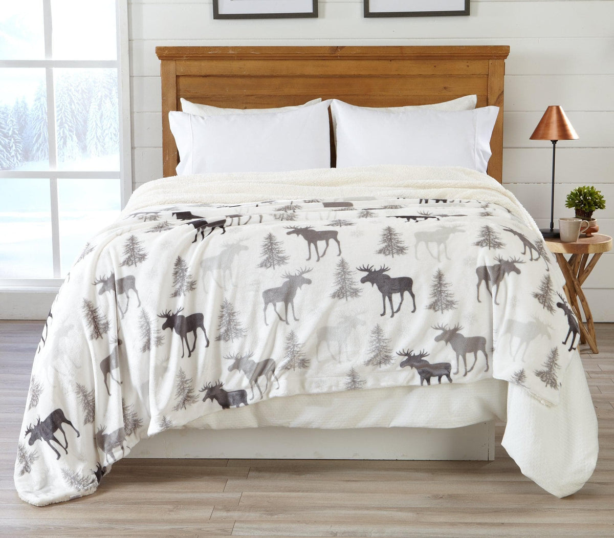 Cielo Velvet Plush + Sherpa Reversible Blanket