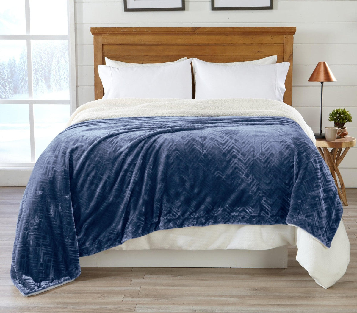 Cielo Velvet Plush + Sherpa Reversible Blanket