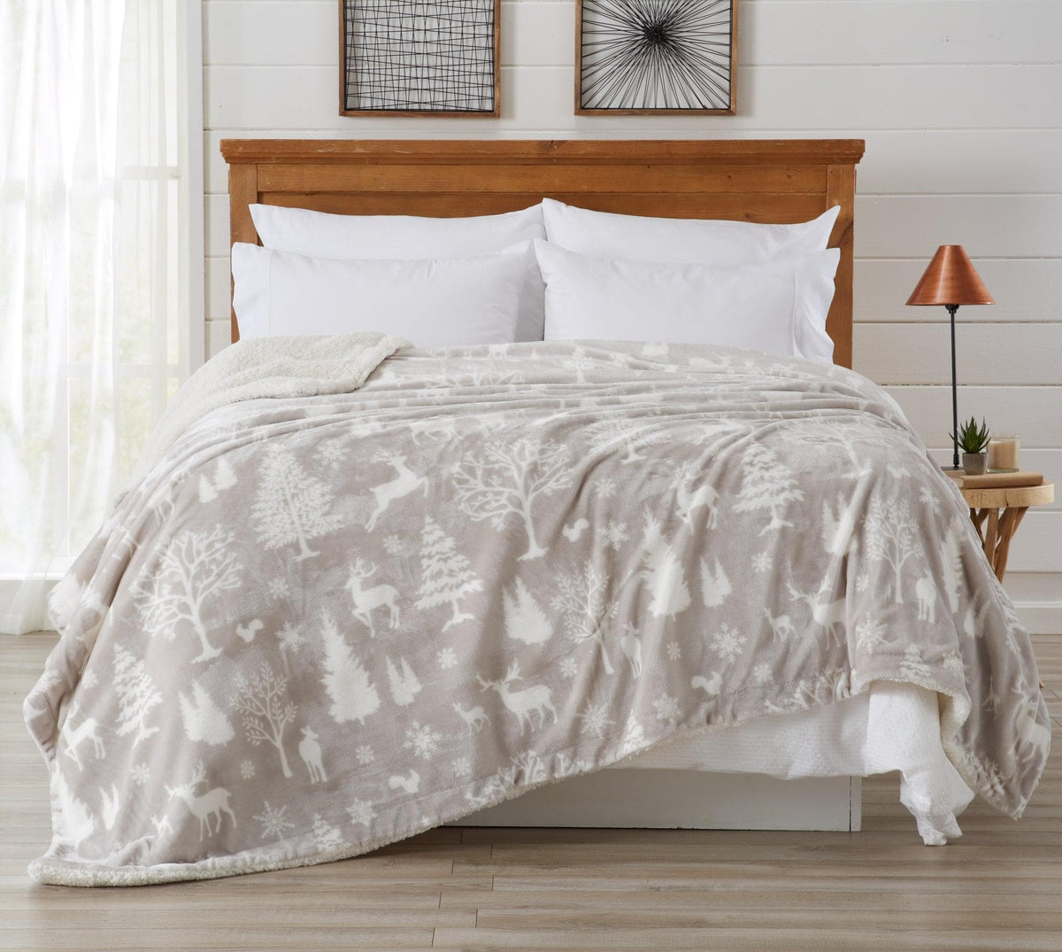 Cielo Velvet Plush + Sherpa Reversible Blanket