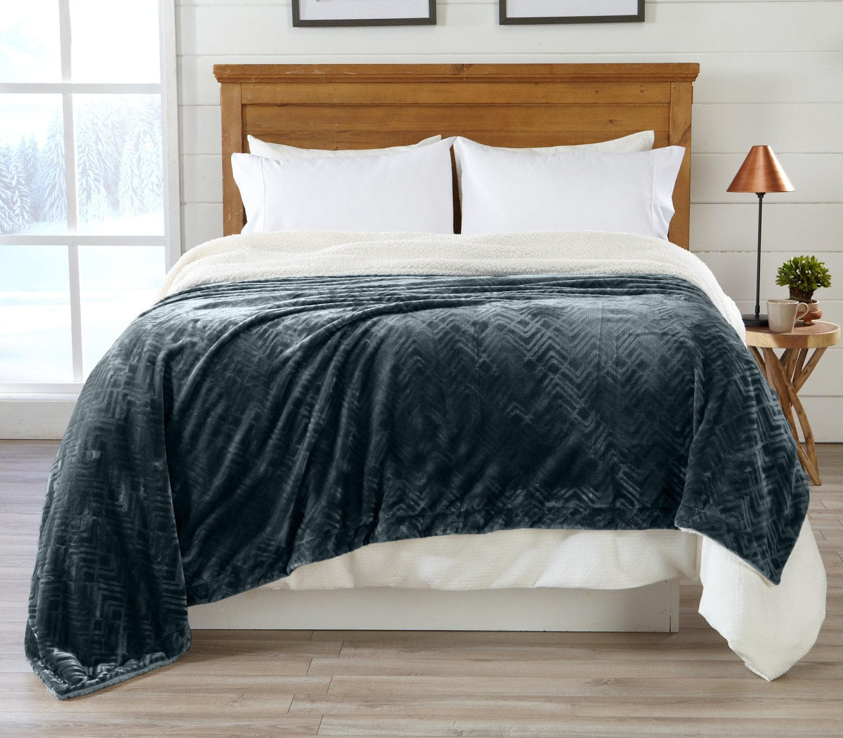 Cielo Velvet Plush + Sherpa Reversible Blanket