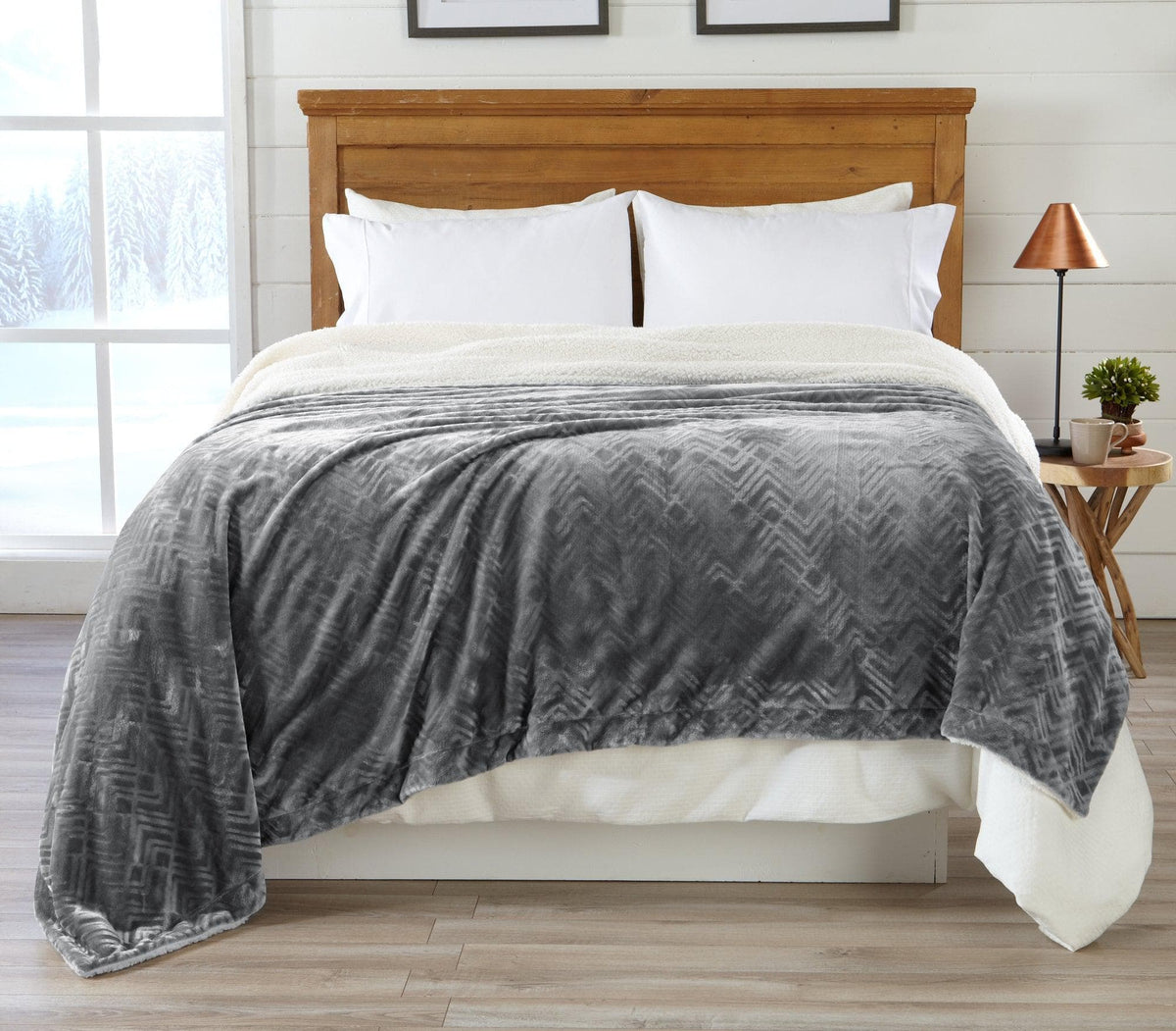 Cielo Velvet Plush + Sherpa Reversible Blanket