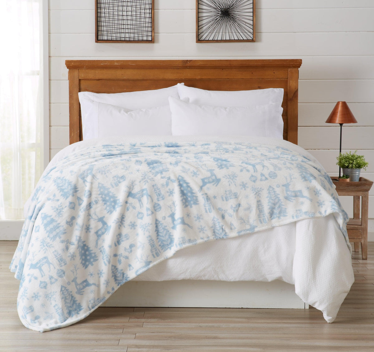 Pearl Holiday Velvet Plush Blanket