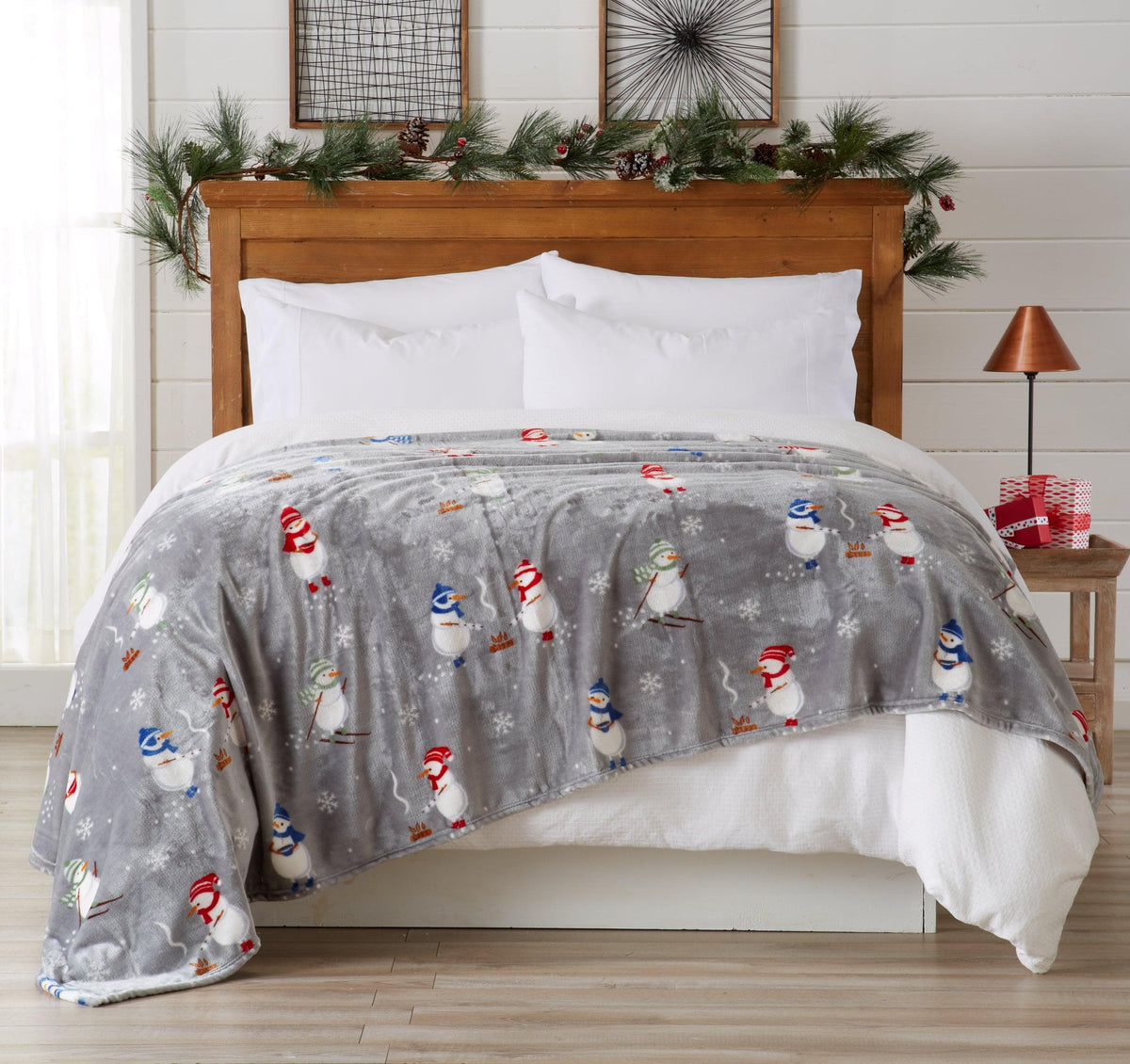 Pearl Holiday Velvet Plush Blanket