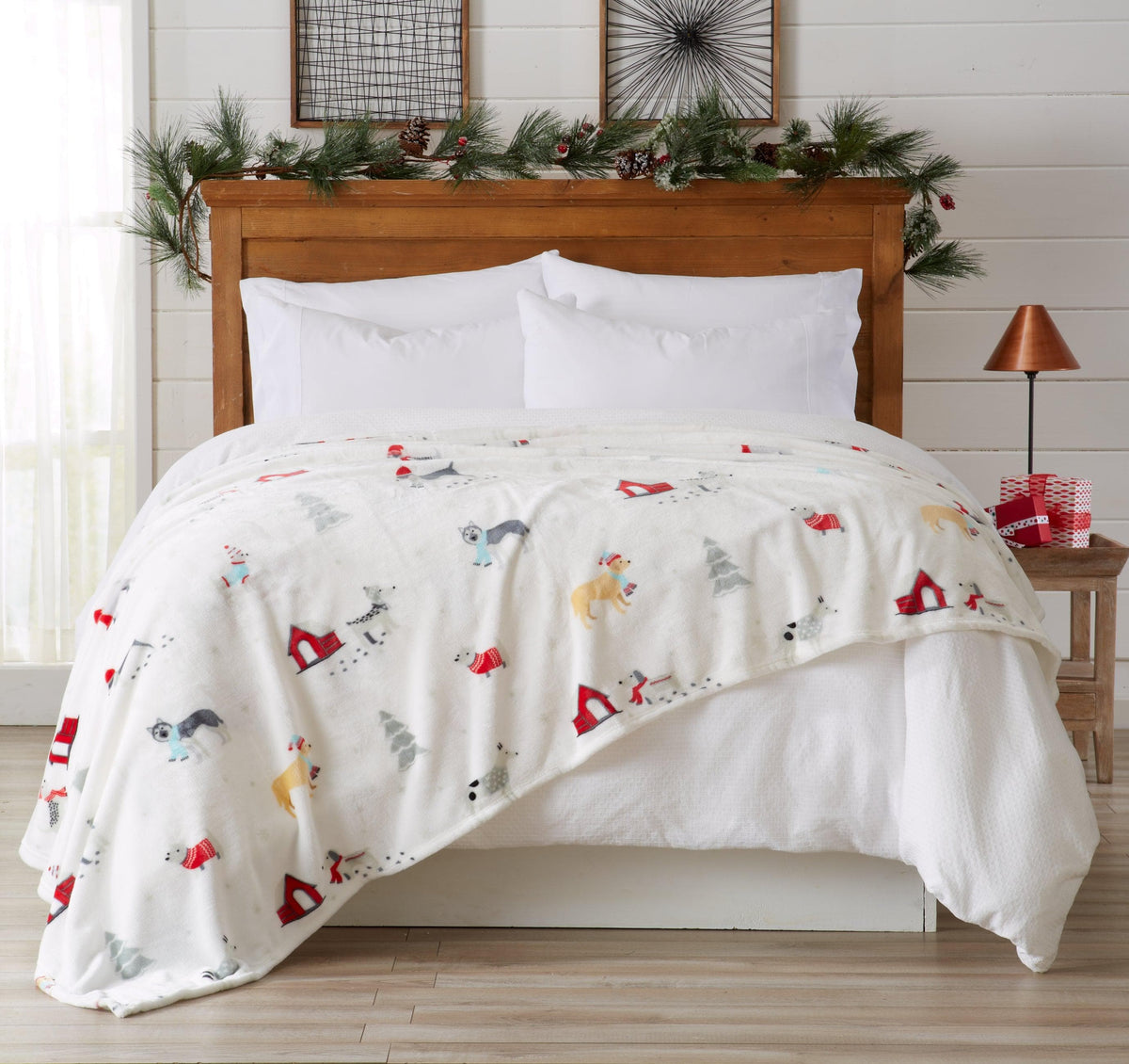 Pearl Holiday Velvet Plush Blanket