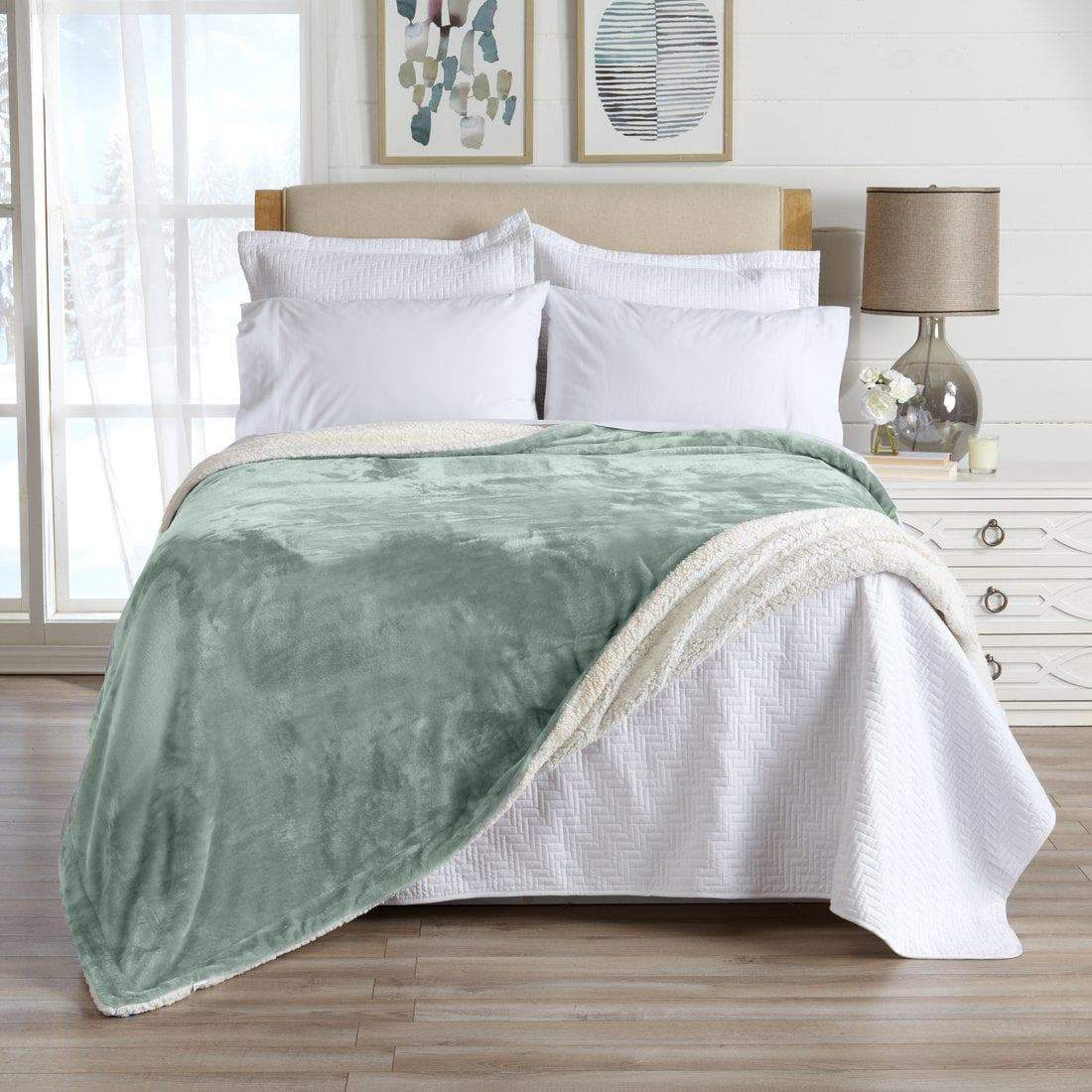 Kinsley Velvet Plush + Sherpa Reversible Blanket