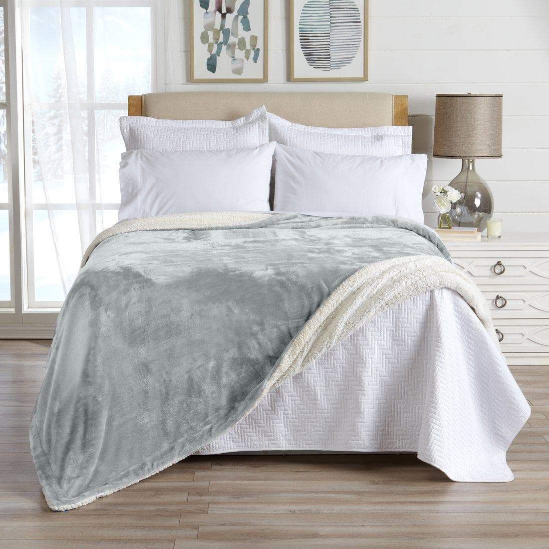 Kinsley Velvet Plush + Sherpa Reversible Blanket