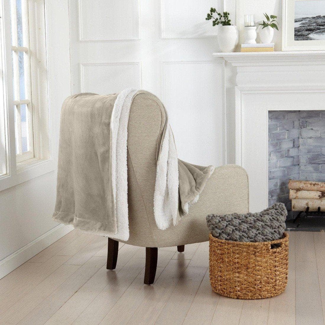 Kinsley Velvet Plush + Sherpa Reversible Blanket