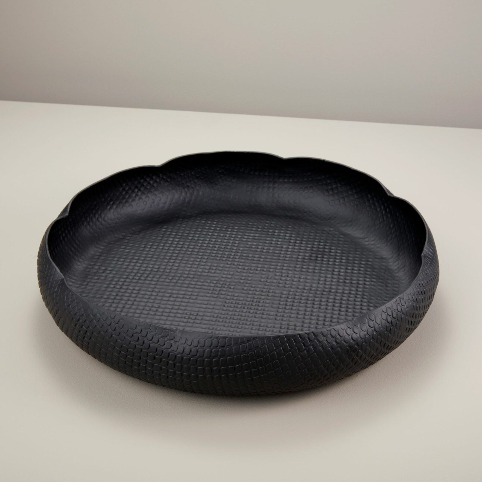 Gwyneth low aluminum serving bowl