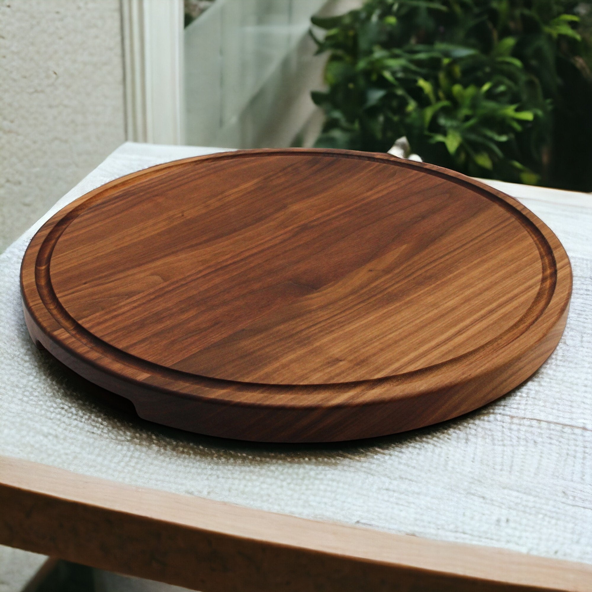 18" Round Wood Cutting Board with Feet & Juice Groove