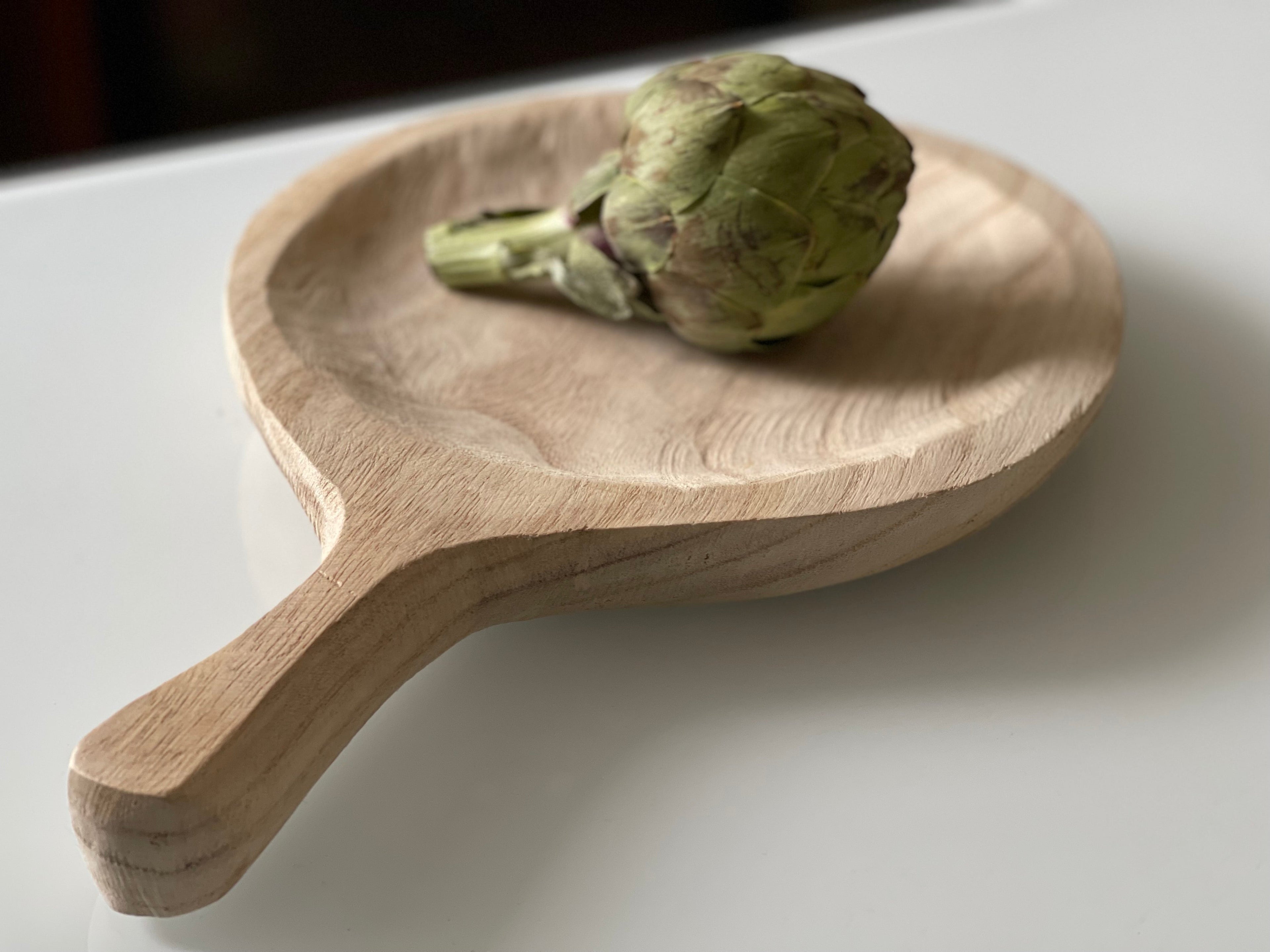 Round Paulownia wood paddle serving board