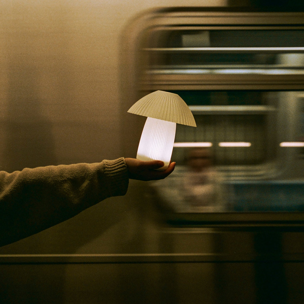 Cordless Kinoko Pleated Mushroom Lamp