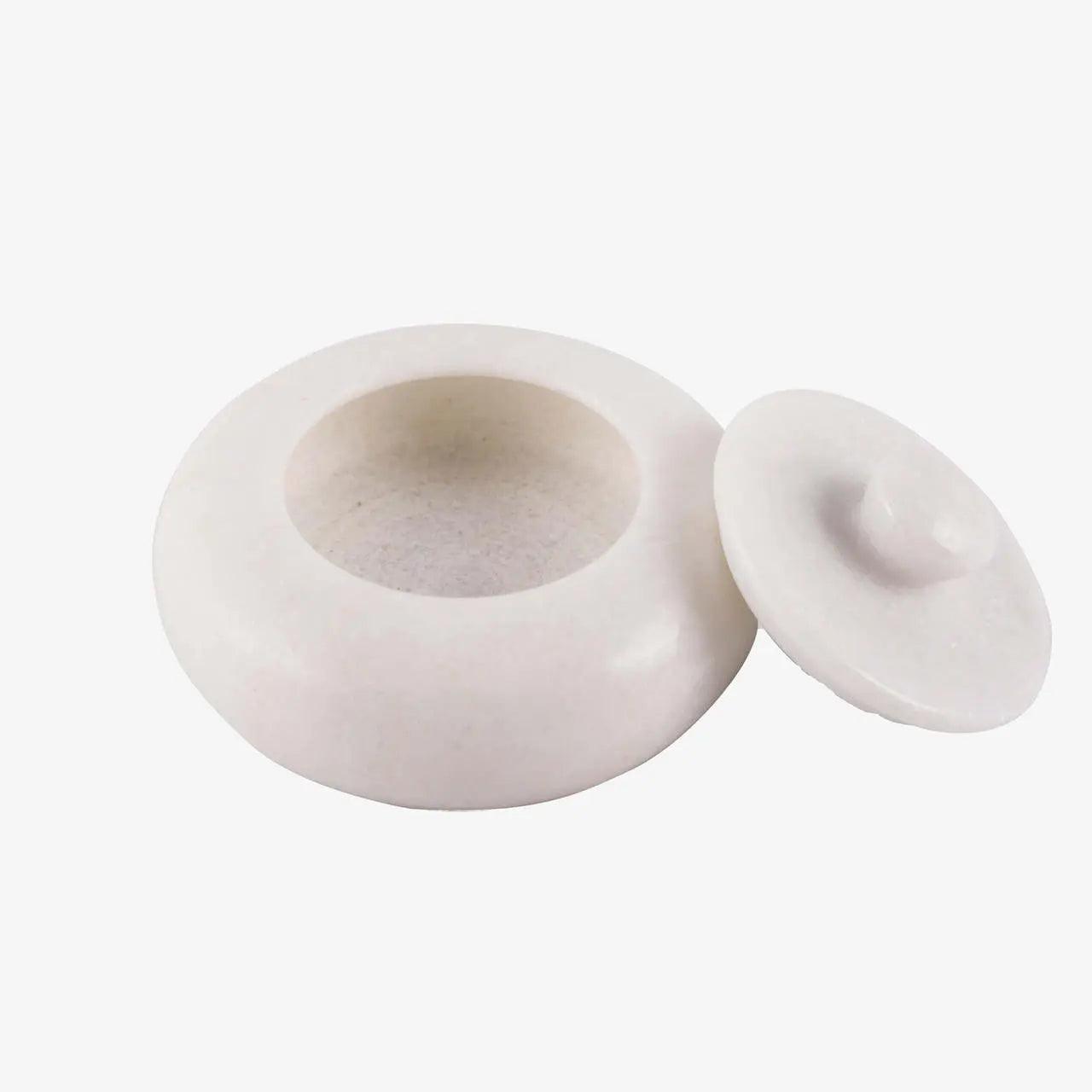 Salero marble salt cellar