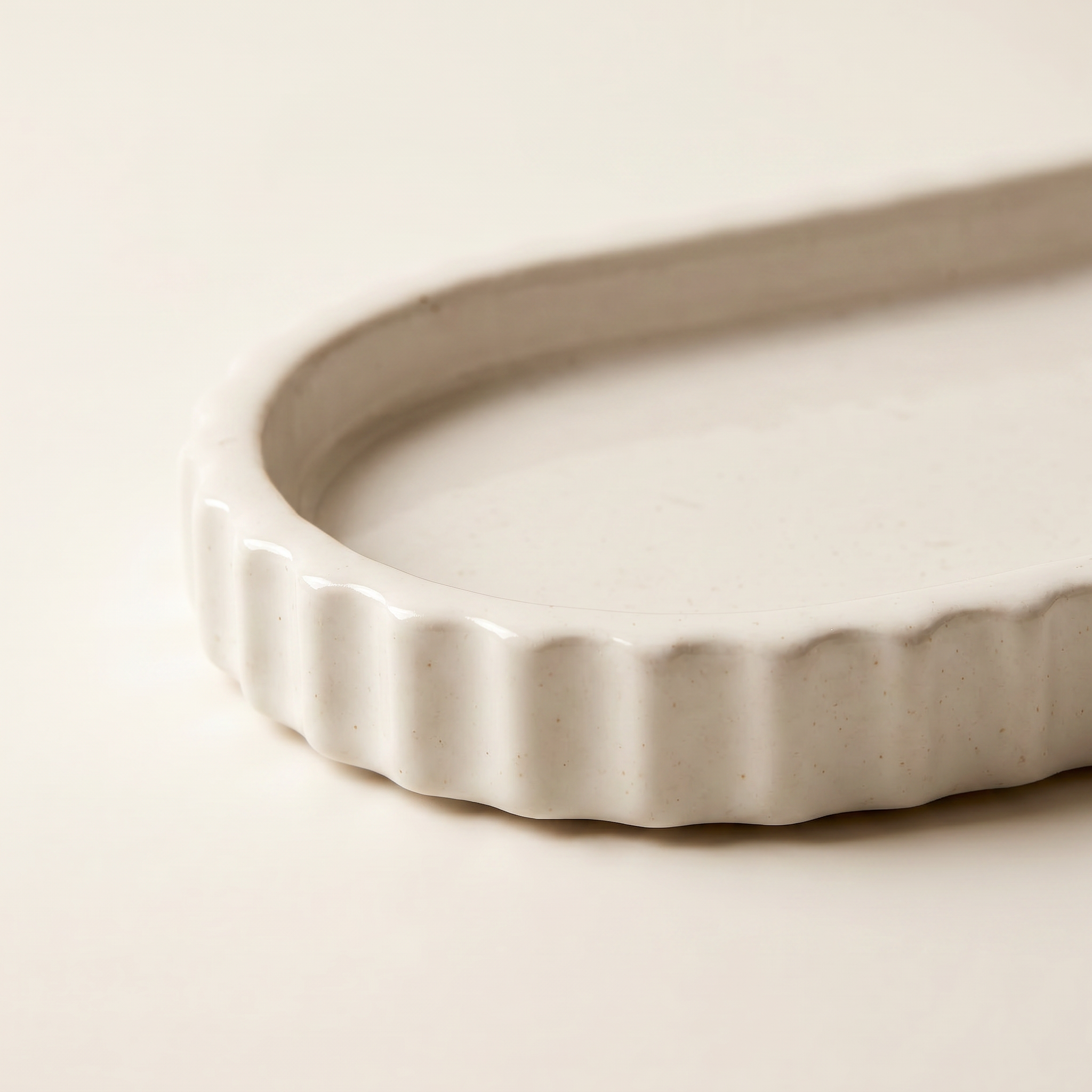 Scalloped Oblong Catchall Tray