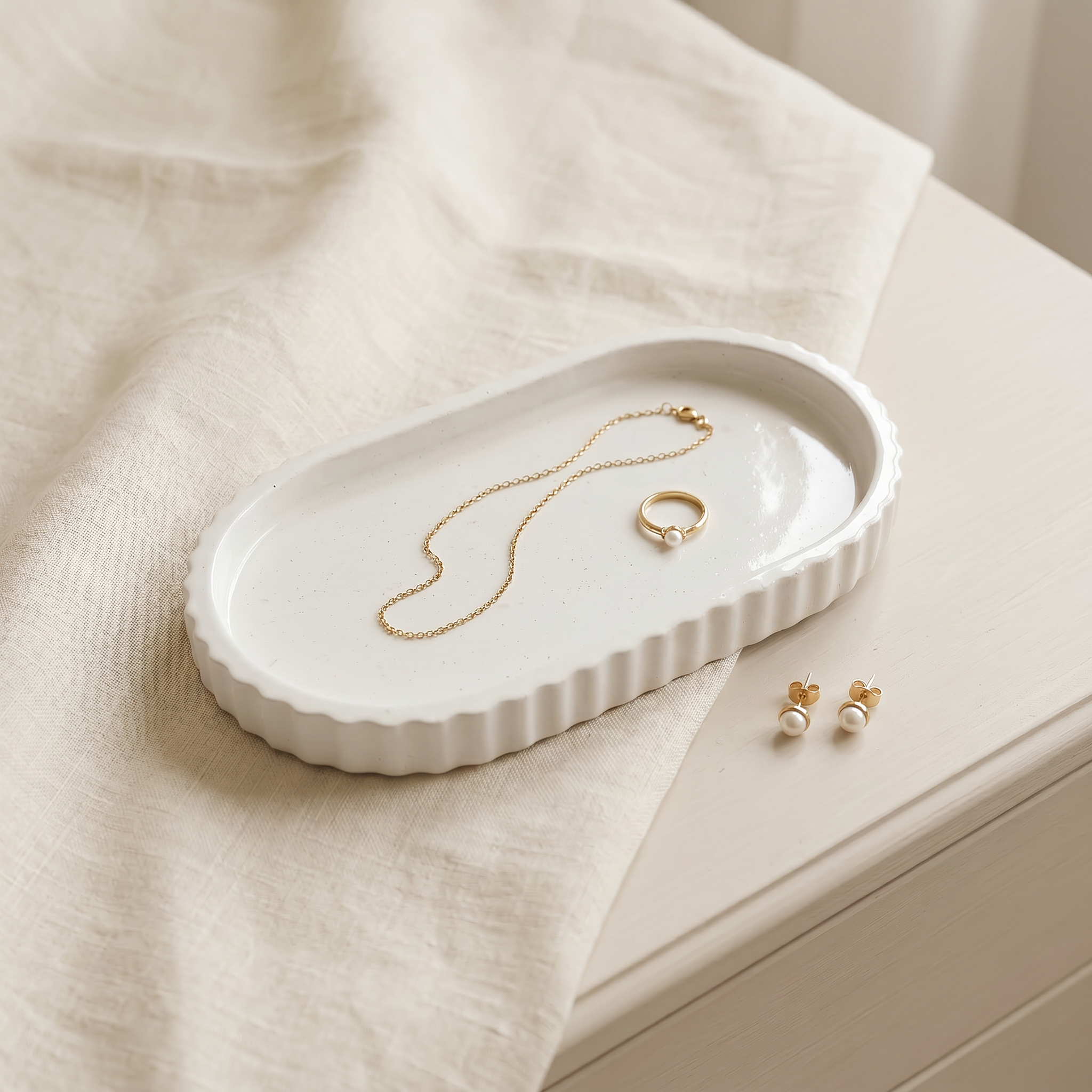 Scalloped Oblong Catchall Tray